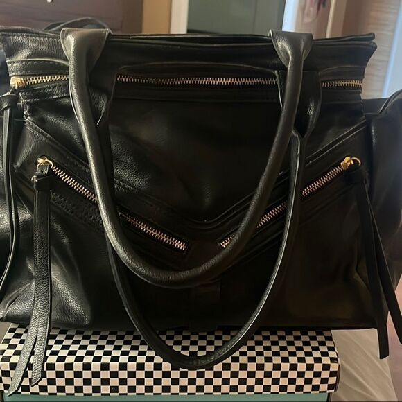 Handbags - Elegant Black faux-Leather Tote Bag